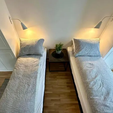 Ved Havet Med Utsikt Over Tromsoysundet. Appartement Tromsø